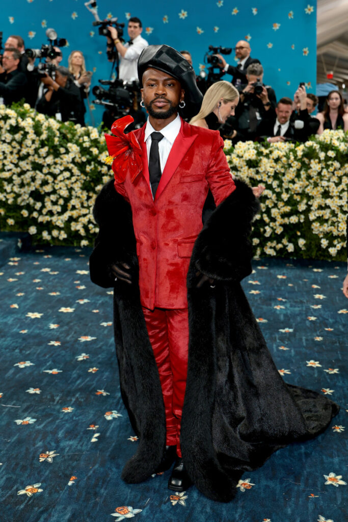 Source Edvin Thompson Met Gala per fashionista https_fashionista.com_2025_05_2025-met-gala-best-menswear-red-carpet-outfits#gid=ci02faced0b0002724&pid=edvin-thompson-at-the-2025-met-gala